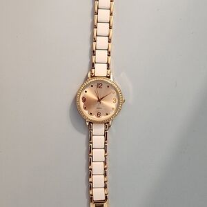 Elegant Women's Watch with Rose Gold Tone Accents #3